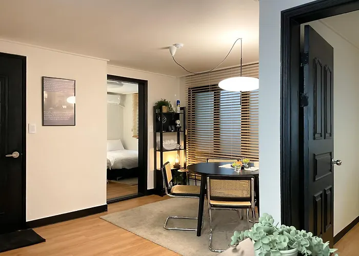 別墅 5min To Hapjeong St, Airport Bus Direct, River Park, Near Hongdae, 3rooms 首爾