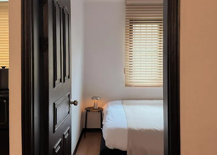 5min To Hapjeong St, Airport Bus Direct, River Park, Near Hongdae, 3rooms 首爾